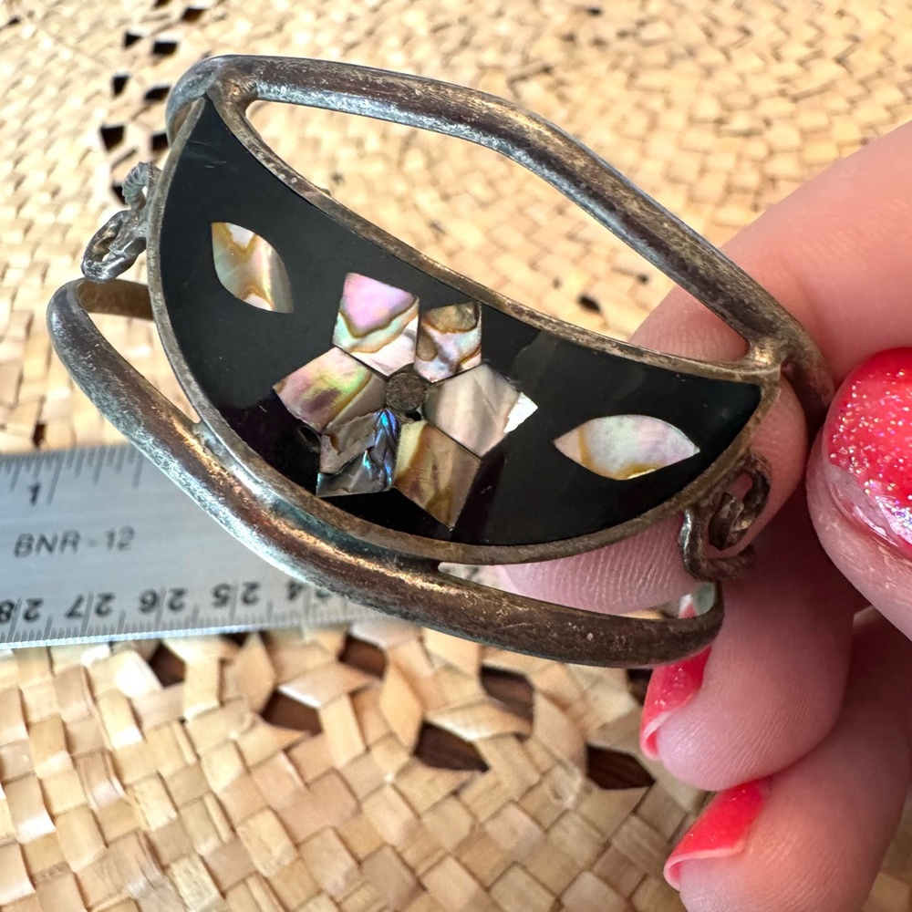 Vtg Mexico Alpaca Silver Tone Cuff Bracelet Floral Abalone Mother of Pearl Inlay - Picture 5 of 5